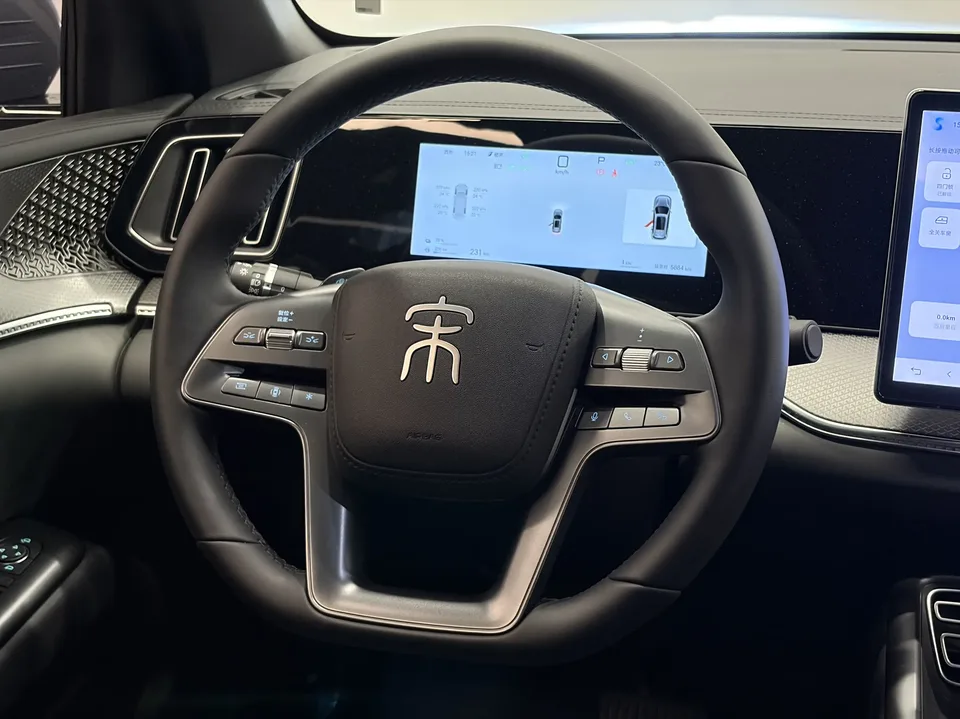 BYD Song Pro DM Second Generation Intelligent Driving Edition DM-i 75KM Leading Edition 2025 — миниатюра 4