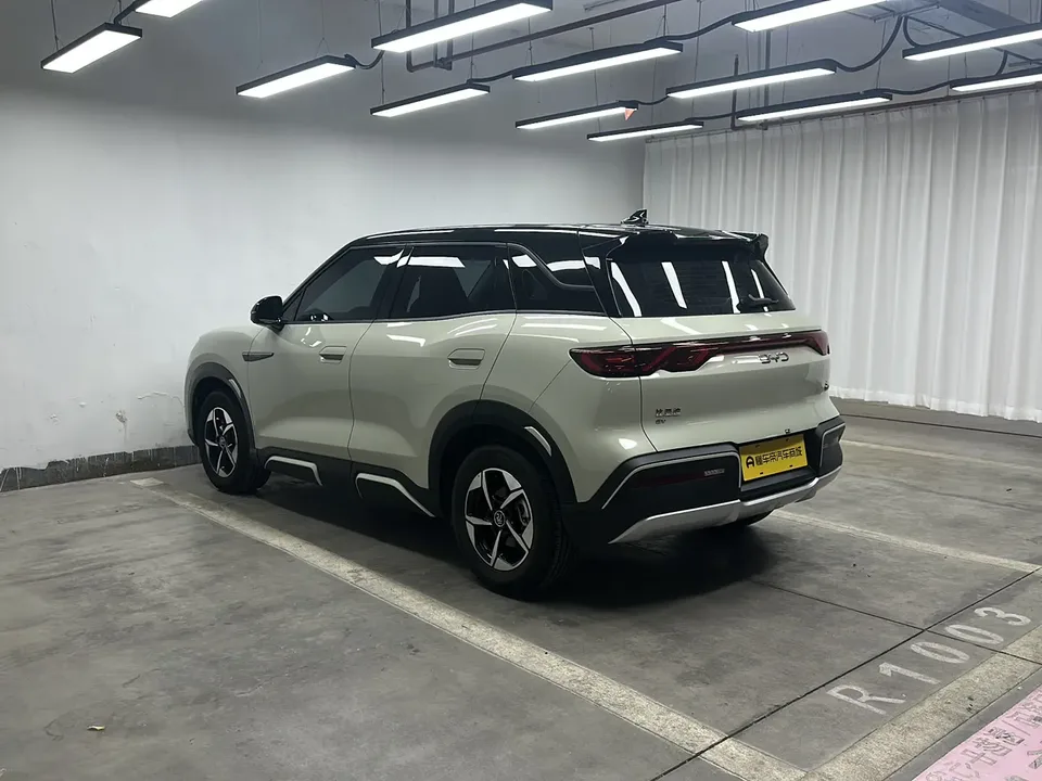 BYD Yuan Up 401KM Leading Model 2025 — миниатюра 2