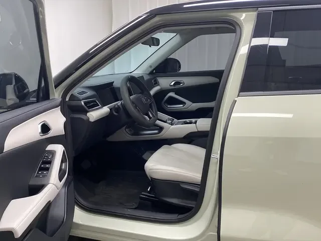 BYD Yuan Up 401KM Leading Model 2025 — миниатюра 5