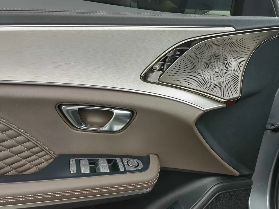 BYD Han DM DM-i Honor Edition 121KM Premium Edition 2024 — миниатюра 5