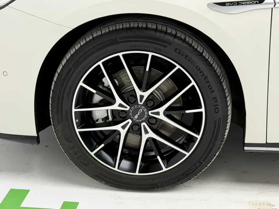 BYD Seal DM Honor Edition DM-i 1.5T 121KM Flagship 2024 — миниатюра 2