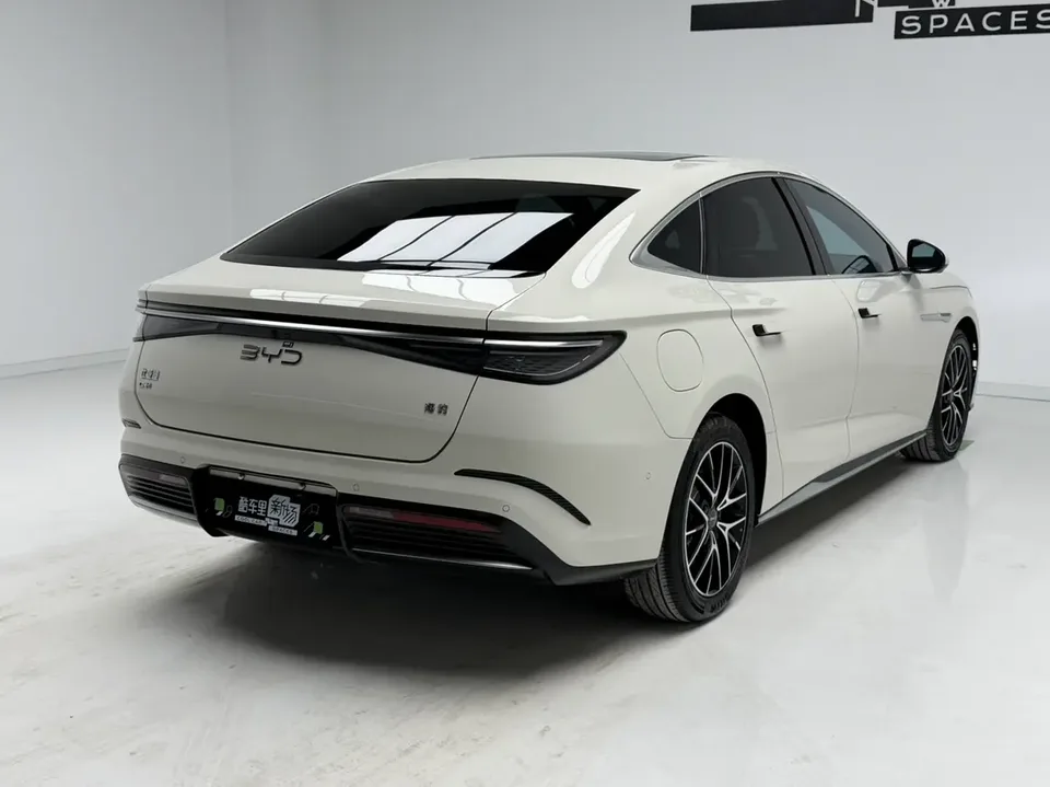 BYD Seal DM Honor Edition DM-i 1.5T 121KM Flagship 2024 — миниатюра 4