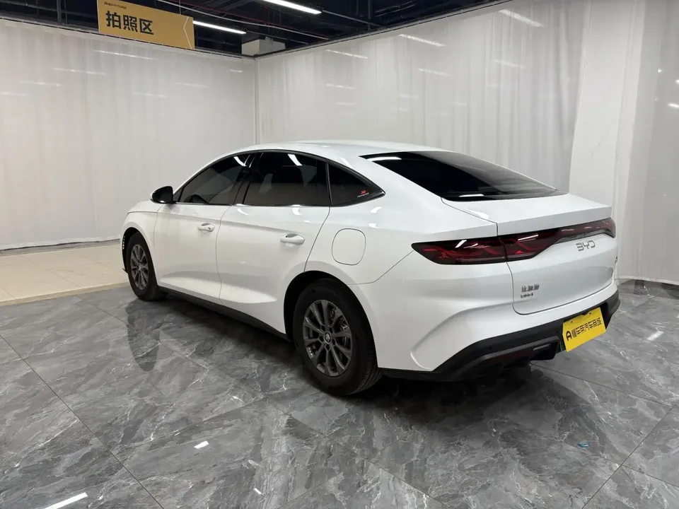 BYD Qin L DM DM-i 80KM Leading Model 2024 — миниатюра 2