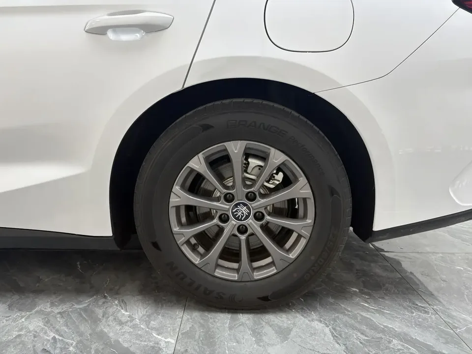 BYD Qin L DM DM-i 80KM Leading Model 2024 — миниатюра 3