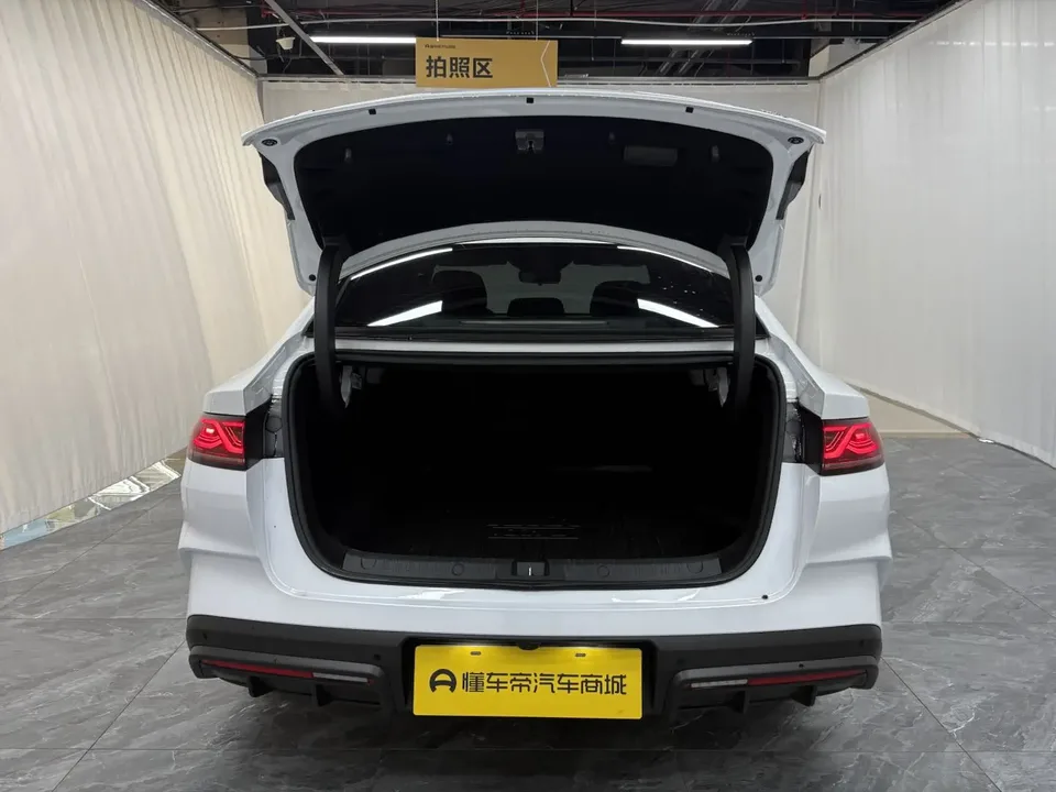 BYD Qin L DM DM-i 80KM Leading Model 2024 — миниатюра 5