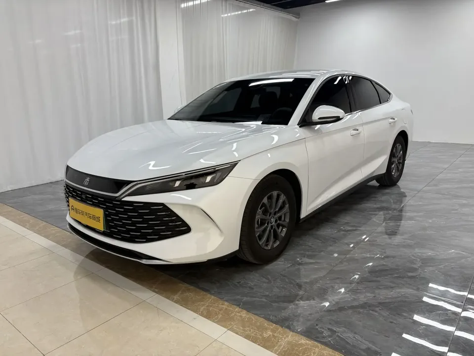 BYD Qin L DM DM-i 80KM Leading Model 2024 — фото 1, купить с доставкой в Москву