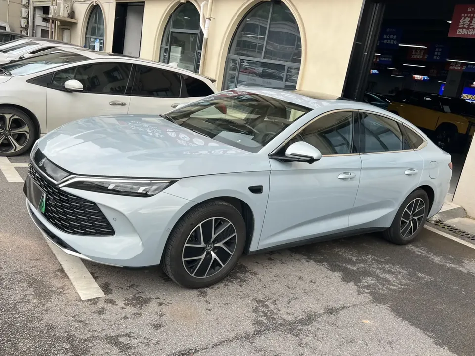 BYD Qin L DM 2025