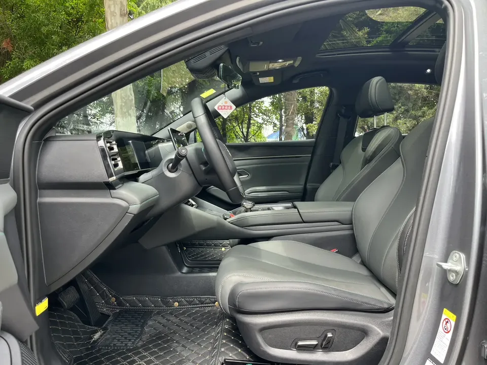 BYD Qin L DM DM-i 120KM Beyond Edition 2025 — миниатюра 5