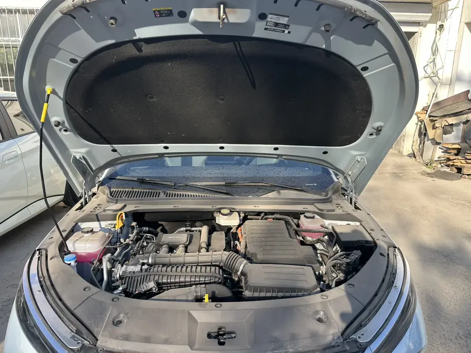 BYD Qin L DM DM-i 80KM Leading Model 2025 — миниатюра 2