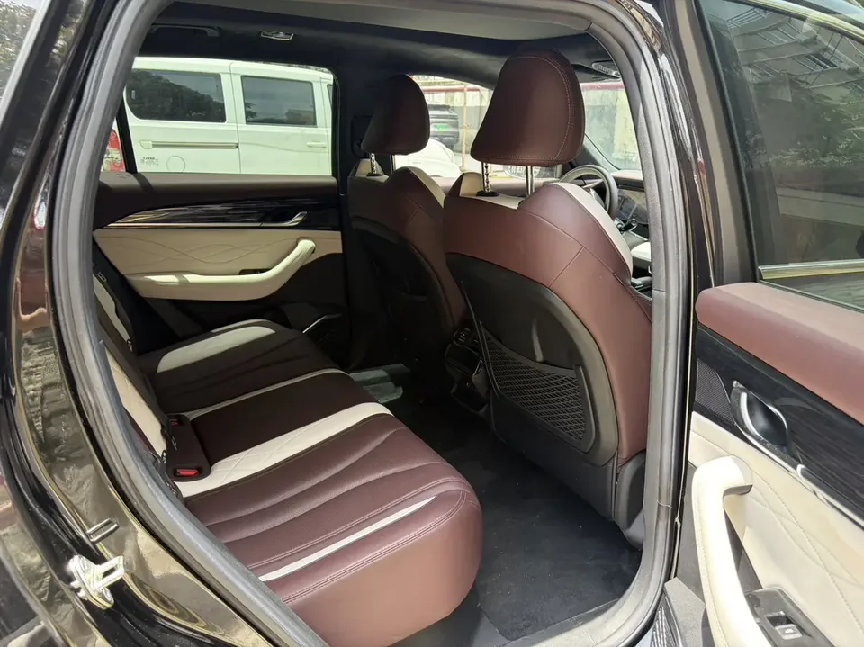 Geely Monjaro 2.0TD DCT EVO 2WD Luxury Edition 2023 — миниатюра 3