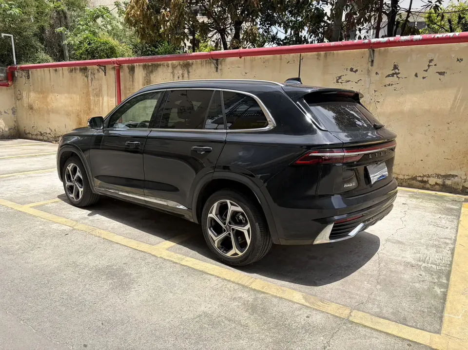 Geely Monjaro 2.0TD DCT EVO 2WD Luxury Edition 2023 — миниатюра 4