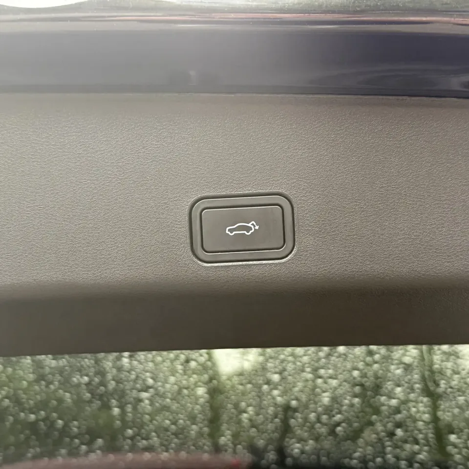 Geely Monjaro Geely Xingyue L 2026 2.0TD High-Power Automatic Two-Wheel Drive Oriental Star Edition 2025 — миниатюра 3