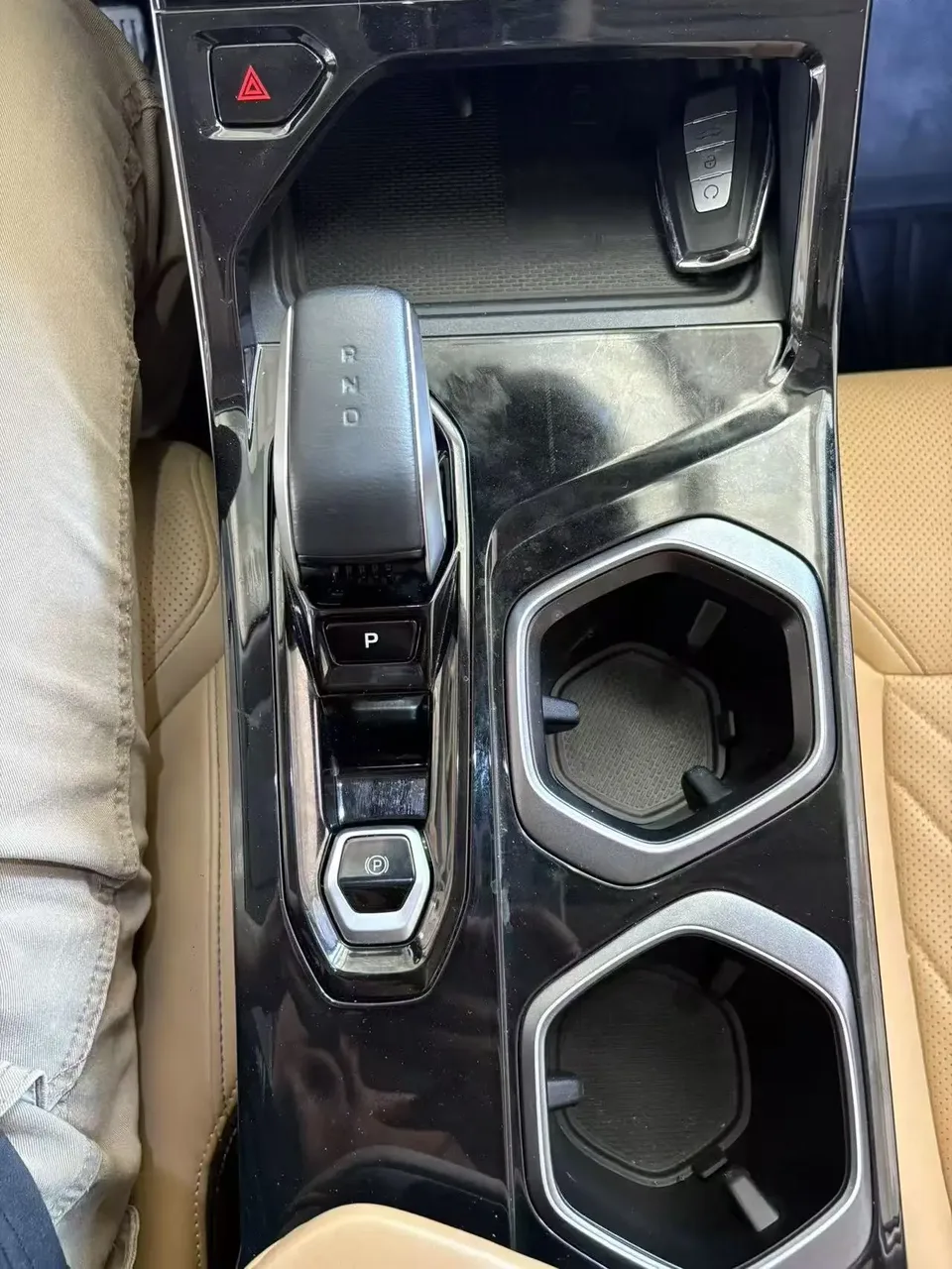 Geely Atlas L 1.5TD DCT Longteng Edition 2024 — миниатюра 4