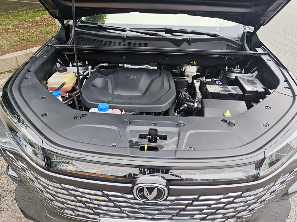 Changan CS75PLUS third generation 1.5T automatic luxury model 2023 — миниатюра 3