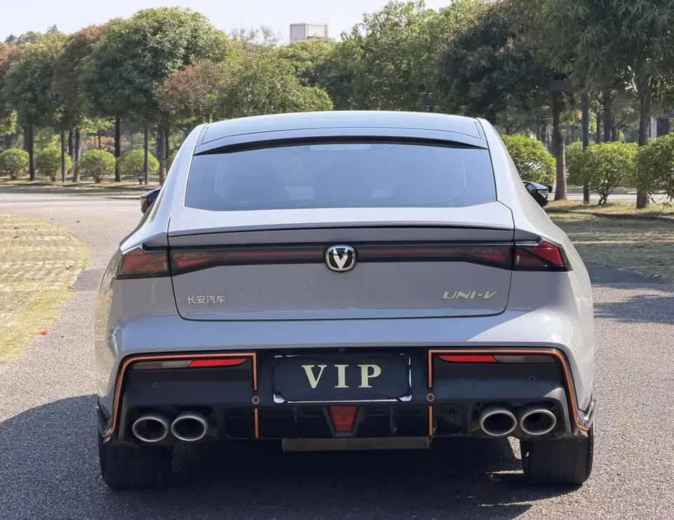 Changan UNI-V 1.5T Sports Edition 2023 — миниатюра 2