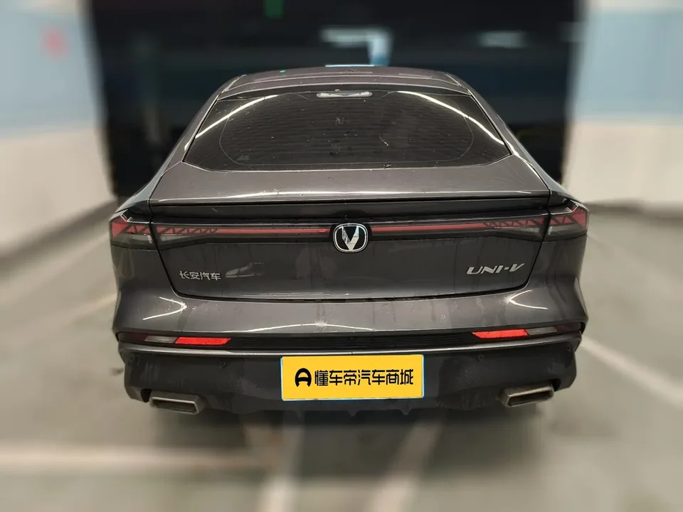 Changan UNI-V Changan UNI-V 2024 1.5T Premium 2024 — thumbnail 4