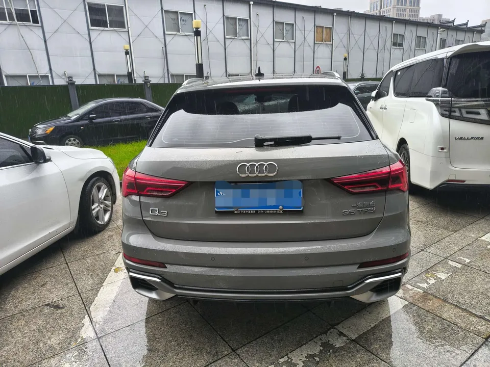 Audi Q3 Audi Q3 2024 35 TFSI Enterprising and Elegant Model 2024 — миниатюра 3