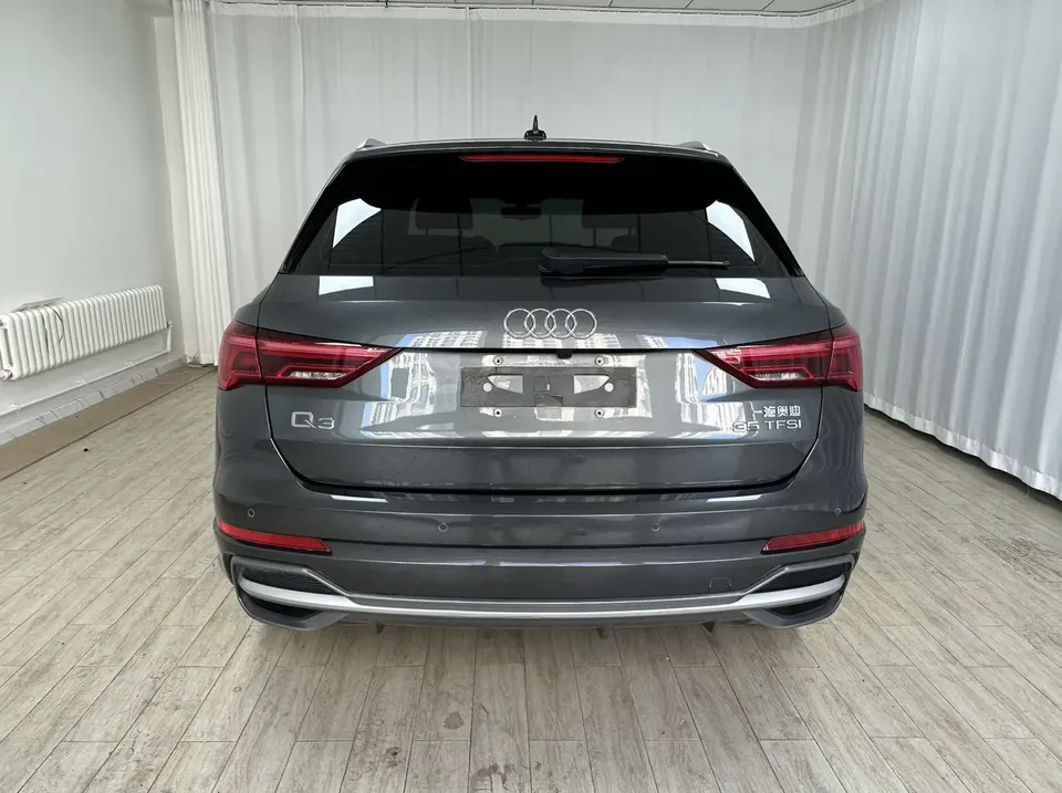 Audi Q3 Audi Q3 2022 35 TFSI Fashionable and Dynamic 2022 — миниатюра 2