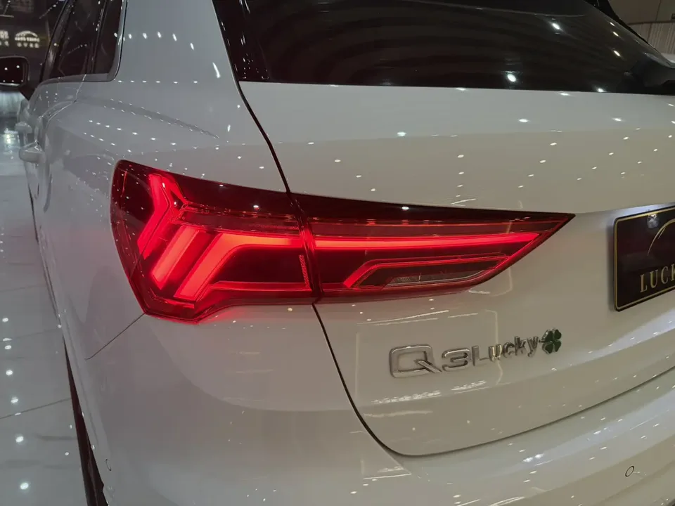 Audi Q3 Audi Q3 2022 35 TFSI Fashionable and Dynamic 2022 — миниатюра 3