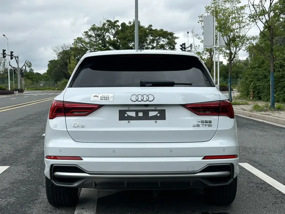 Audi Q3 Audi Q3 2022 35 TFSI Fashionable and Dynamic 2022 — миниатюра 2