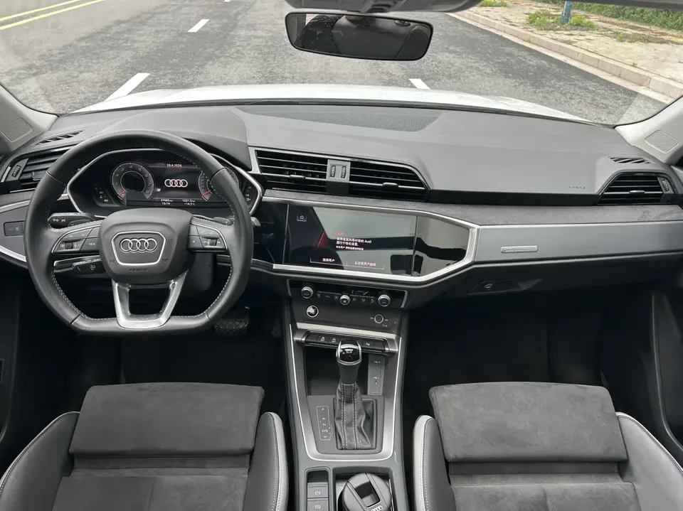 Audi Q3 Audi Q3 2022 35 TFSI Fashionable and Dynamic 2022 — миниатюра 5