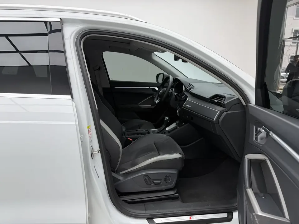 Audi Q3 Audi Q3 2022 35 TFSI Fashionable and Dynamic 2022 — миниатюра 4