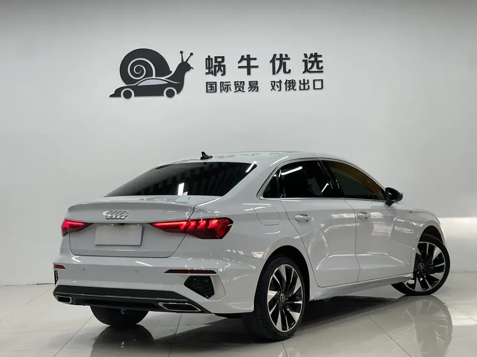 Audi A3 A3L Limousine 35 TFSI Fashion Sports 2022 — миниатюра 2