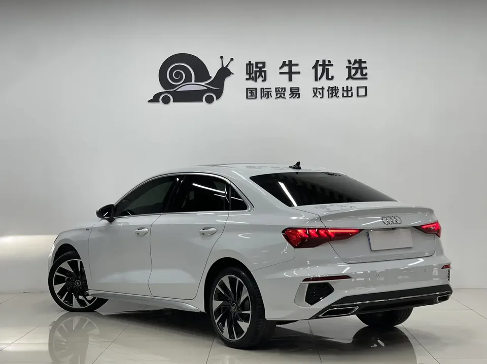 Audi A3 A3L Limousine 35 TFSI Fashion Sports 2022 — миниатюра 4