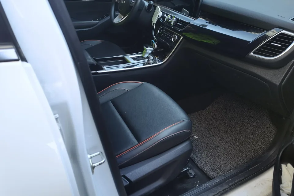Kia Seltos CYLTUS 1.5L IVT Luxury Edition 2023 — миниатюра 3
