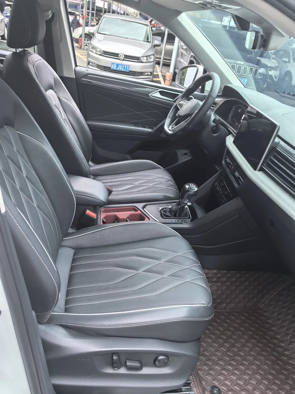 Volkswagen Tiguan L Tiguan L 2022 330TSI Automatic 2WD R-Line Enjoy Edition 2022 — миниатюра 2