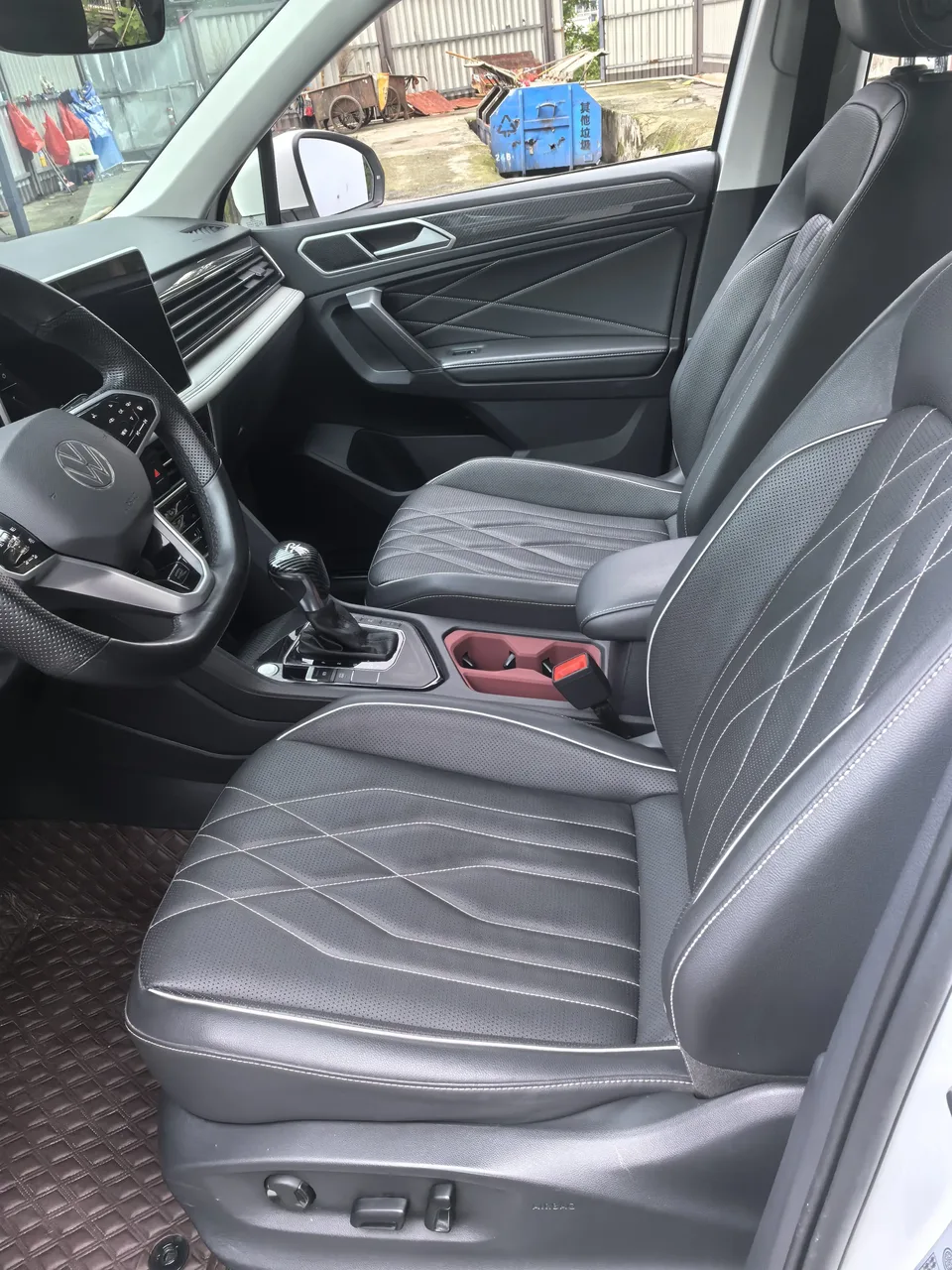 Volkswagen Tiguan L Tiguan L 2022 330TSI Automatic 2WD R-Line Enjoy Edition 2022 — миниатюра 5