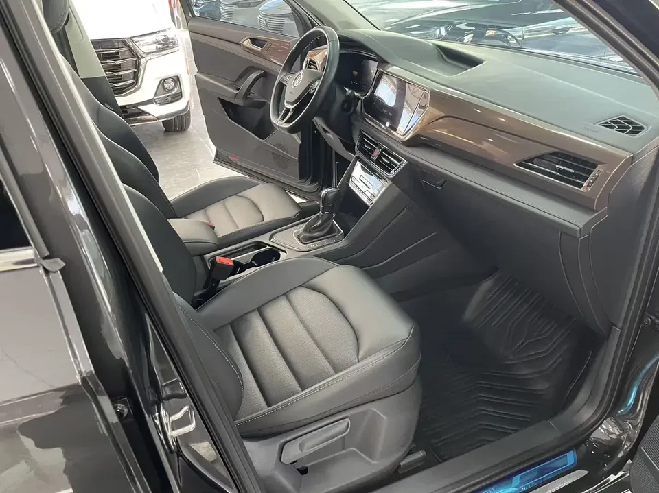 Volkswagen Tharu 280TSI 2WD Luxury Edition 2022 — миниатюра 3