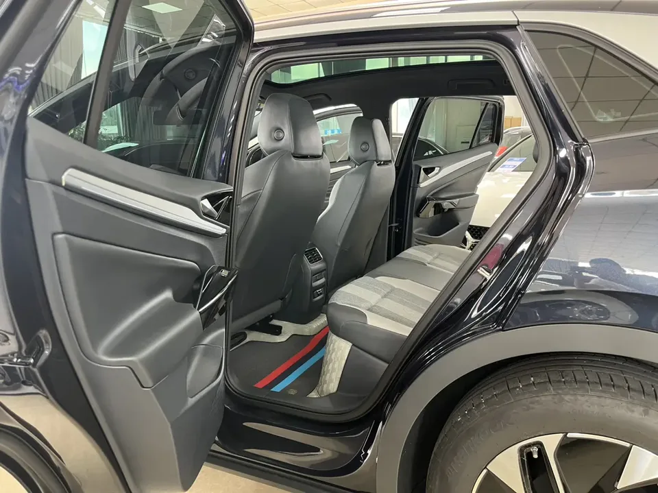 Volkswagen ID.4 Crozz Pure Edition 2025 — миниатюра 3