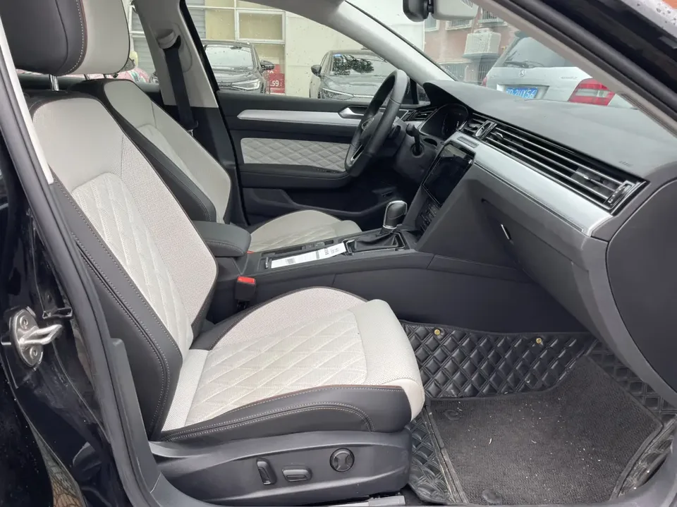 Volkswagen Magotan Magotan 2023 2 million commemorative edition 330TSI DSG luxury model 2023 — миниатюра 4