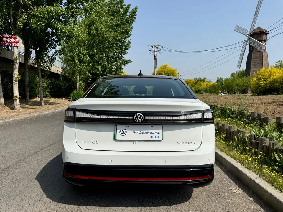 Volkswagen ID.7 VIZZION ID.7 VIZZION 2024 AIR version 2024 — миниатюра 2