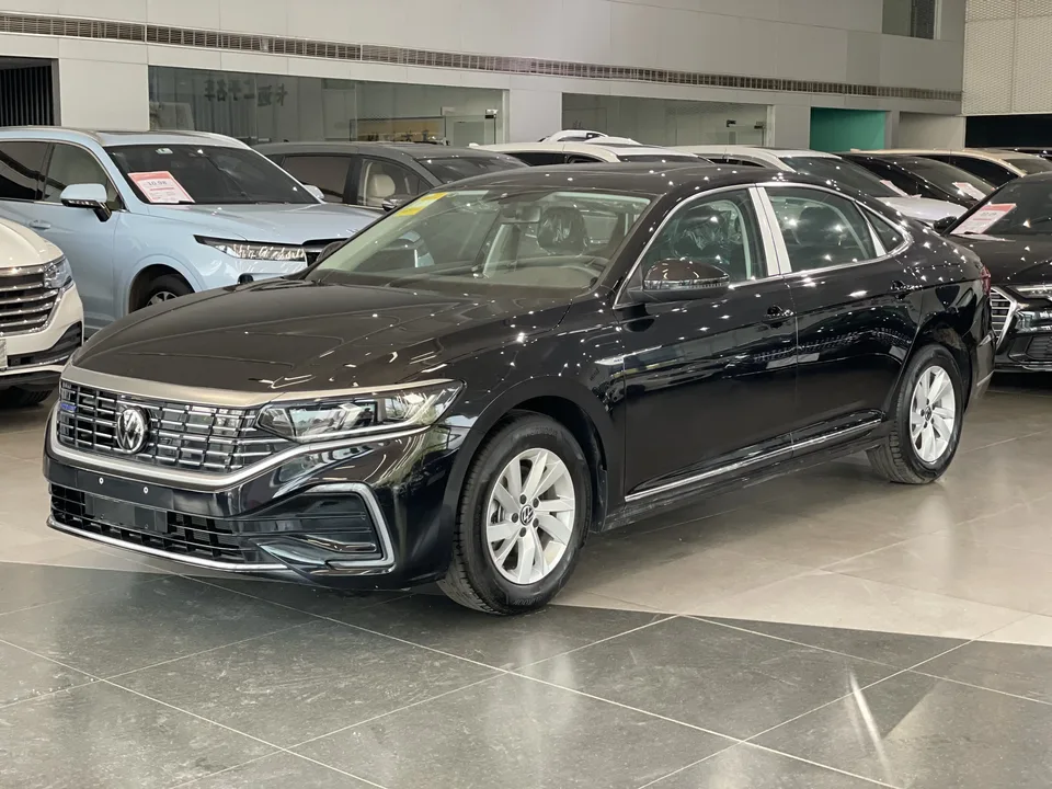 Volkswagen Passat PHEV 2026
