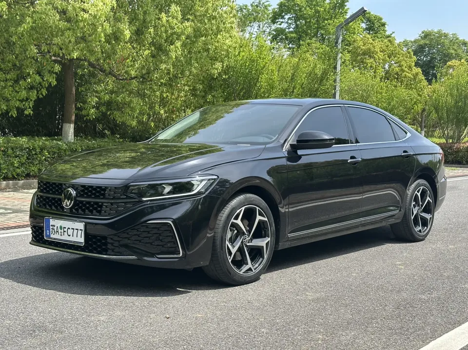 Volkswagen Passat 2024