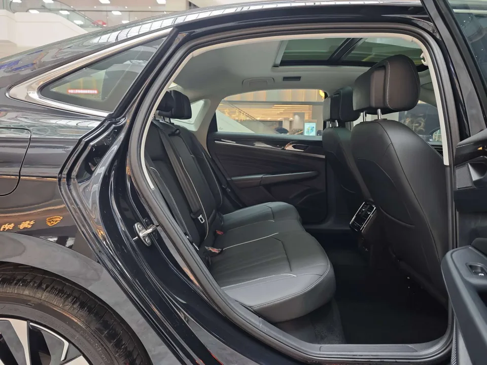 Volkswagen Passat Passat 2024 330TSI Elite Edition 2024 — миниатюра 5