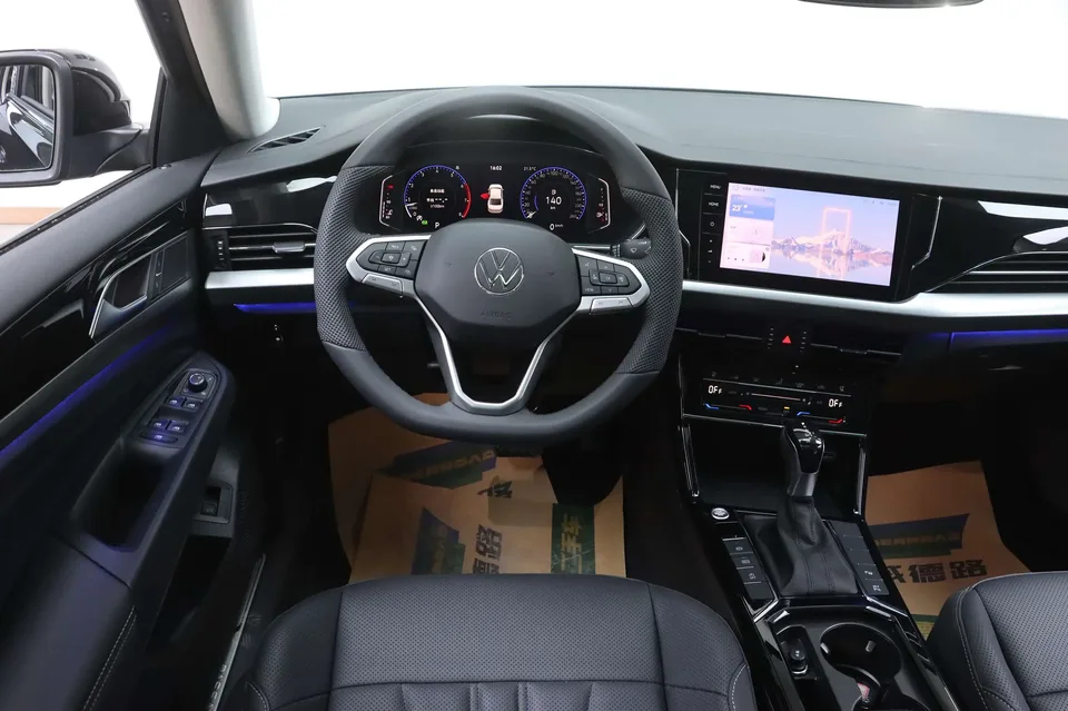 Volkswagen Passat 2026 Passat Outstanding Edition 380TSI Dragon Edition 2026 — миниатюра 5