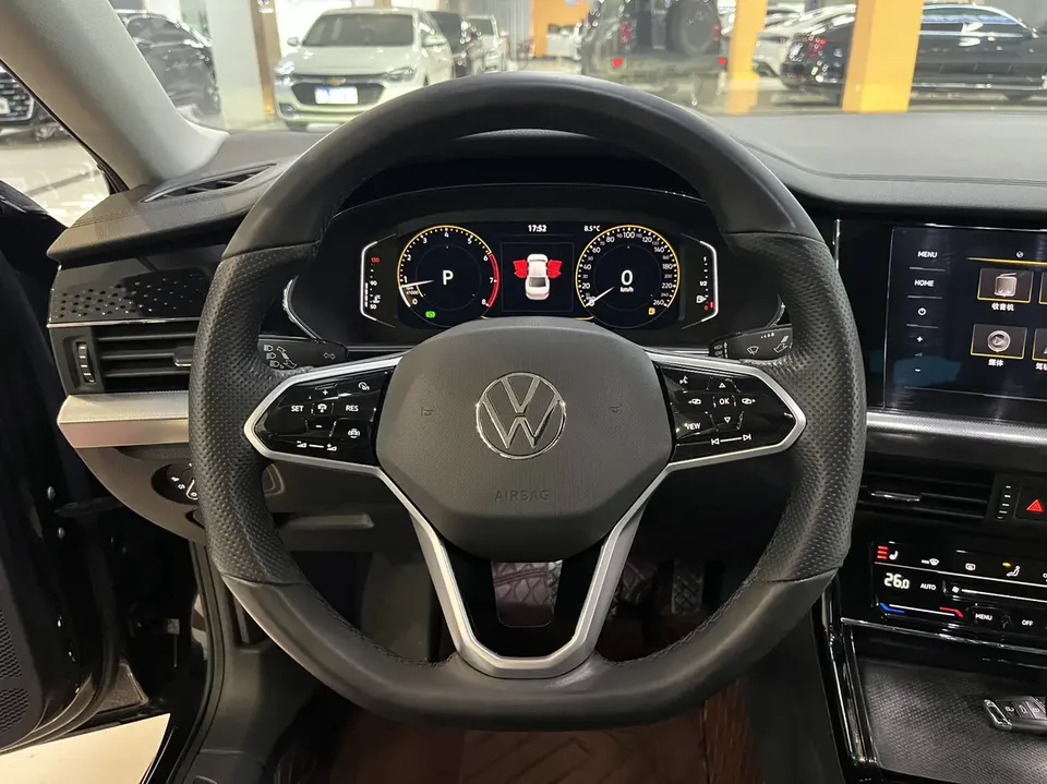 Volkswagen Passat facelift 330TSI Elite Edition 2023 — миниатюра 5