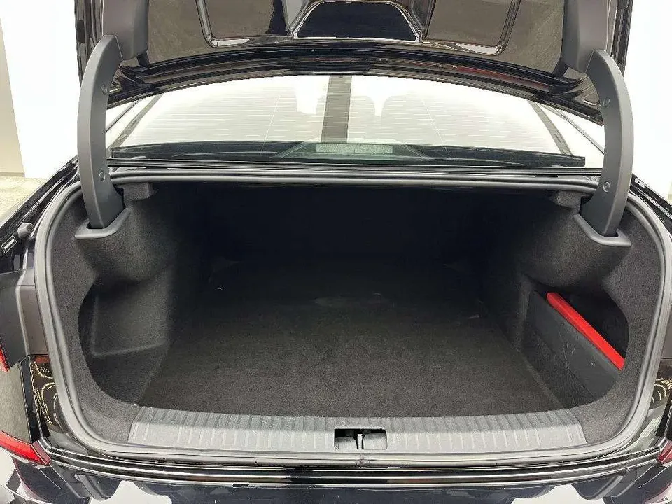 Volkswagen Passat Passat 2022 330TSI Deluxe Edition 2023 — миниатюра 4