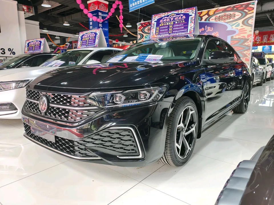 Volkswagen Passat 2023