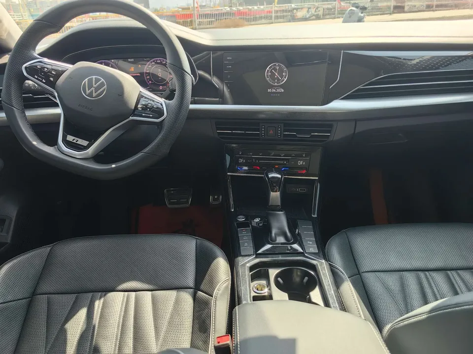 Volkswagen Passat Passat 2023 380TSI Deluxe Edition 2024 — миниатюра 3
