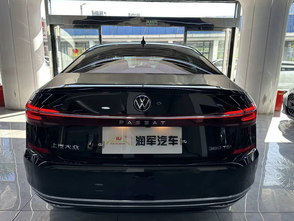 Volkswagen Passat Passat 2025 Outstanding Model 380TSI Longteng Edition 2025 — миниатюра 2