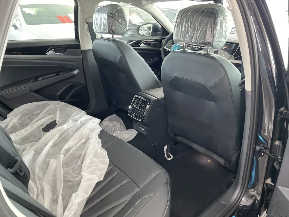 Volkswagen Passat 2026 Passat Outstanding Edition 380TSI Starry Sky Dragon Edition 2026 — миниатюра 4