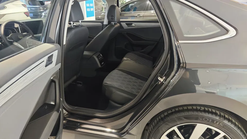 Volkswagen Sagitar Sagitar 300TSI DSG Excellence Edition 2024 — миниатюра 3