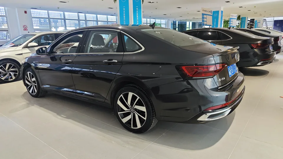 Volkswagen Sagitar Sagitar 300TSI DSG Excellence Edition 2024 — миниатюра 4