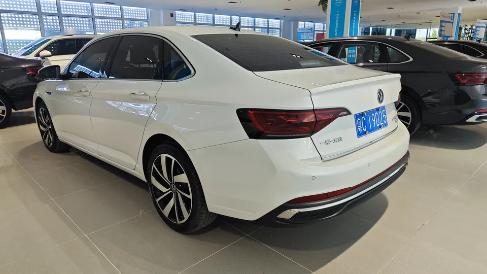 Volkswagen Sagitar Sagitar 300TSI DSG Excellence Edition 2025 — миниатюра 4