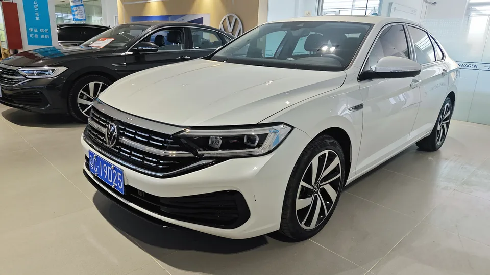 Volkswagen Sagitar 2025