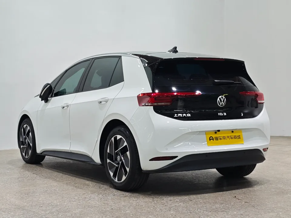 Volkswagen ID.3 Outstanding Edition 2024 — миниатюра 2
